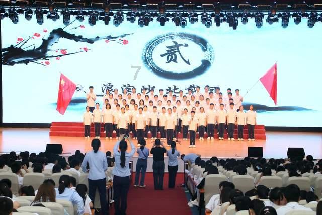 白敬亭老了是这样!87岁康爷还原小白男友风穿搭